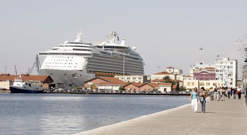 limani thessaloniki cruiseship