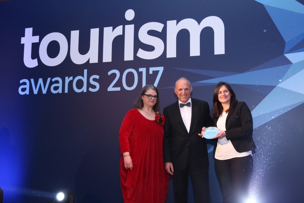 1 tourism awards