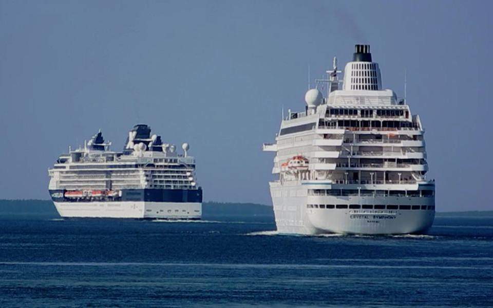 cruiseships leaving