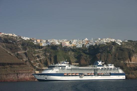 cruise ship in santorini