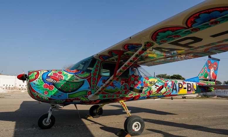 airplane painted