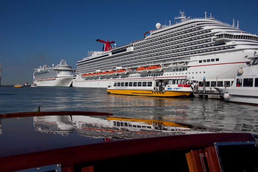 cruiseships reflection
